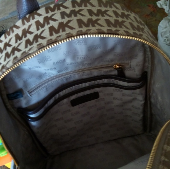 new backpack - Picture 2 of 6